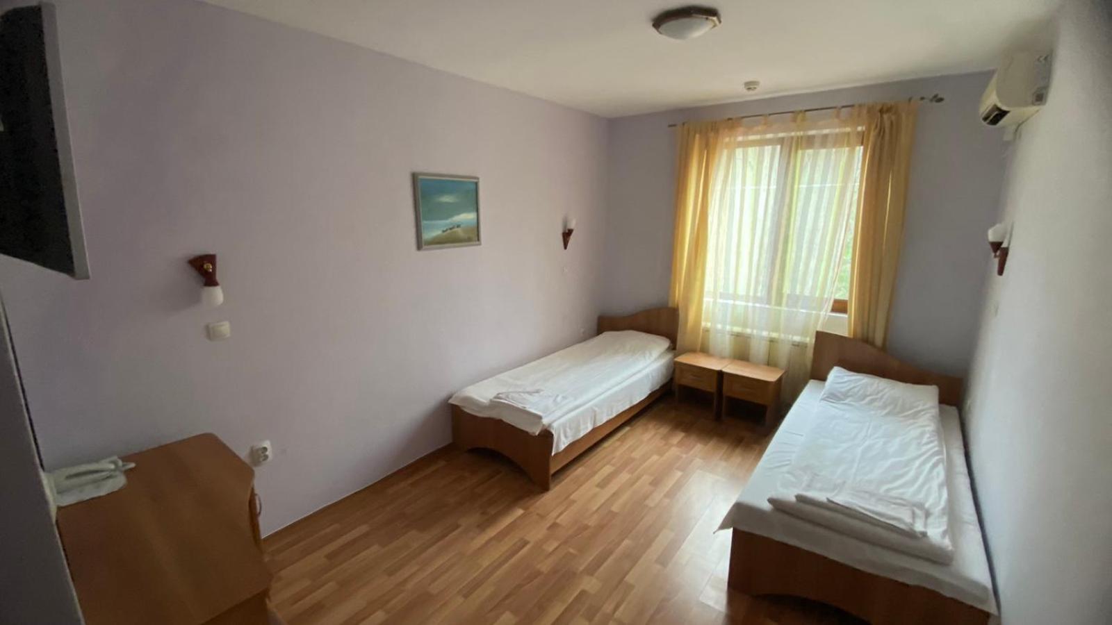 Хотел Галина Палас Srem Zewnętrze zdjęcie
